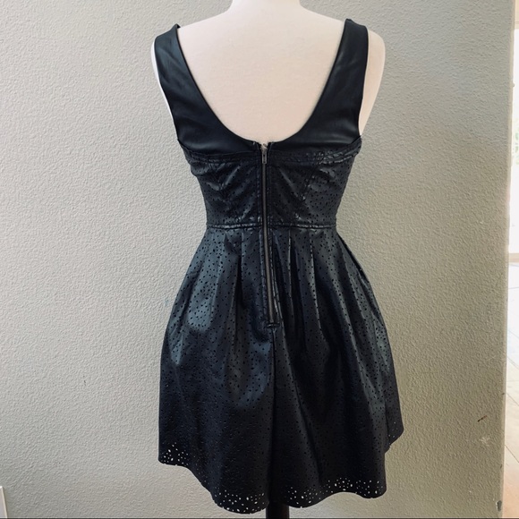 SILENCE + NOISE urban outfitters black faux leather mini dress womens 6 - Picture 6 of 8